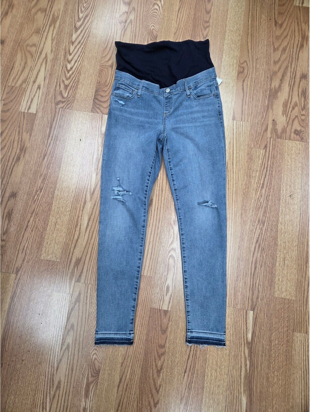 NWOT Gap Maternity Jeans.  Size 29/8R